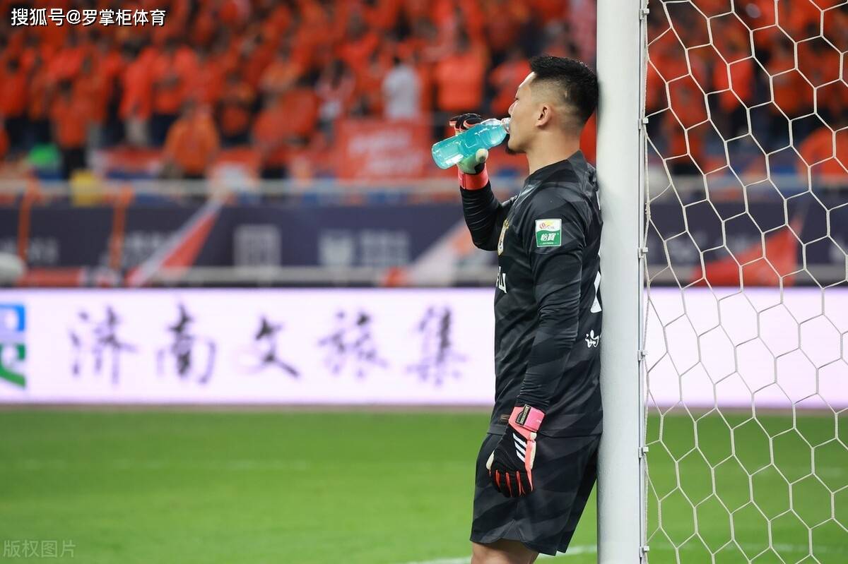 Yabo Sports-Ning在热火比赛中出色防守，领先优势明显引发热议！引发球迷热议-Yabo Sports