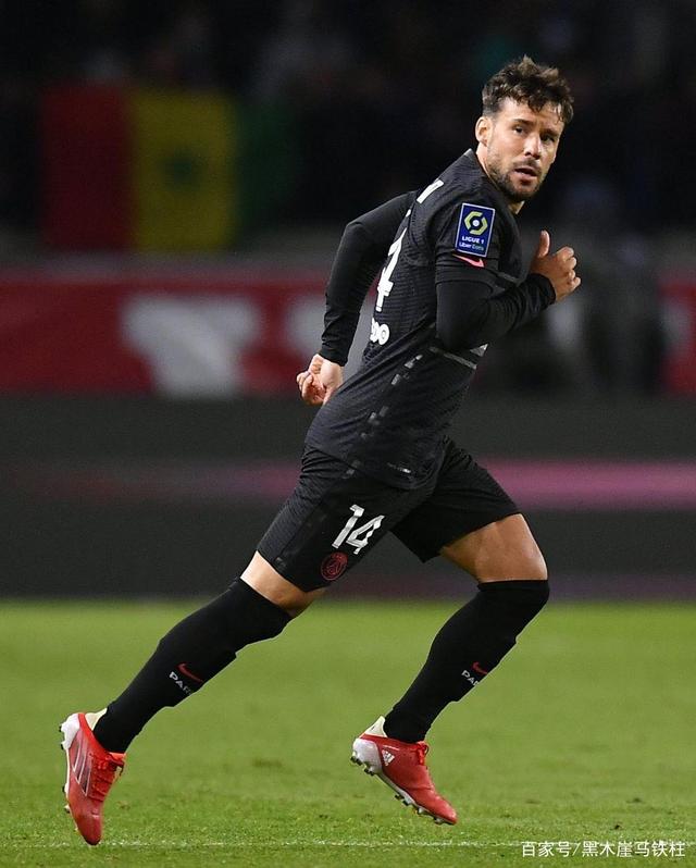 APP下载-里尔训练开放日，今晨战术微调引欢呼，法甲在即，心理建设被强调的简单介绍-APP下载