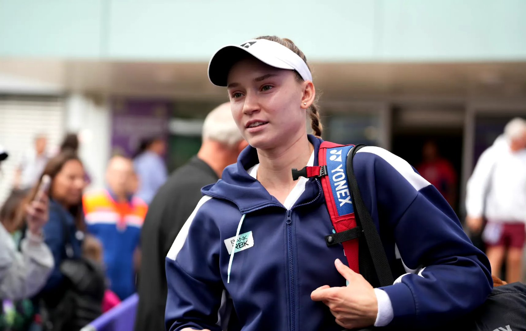 APP下载-法甲赛后再迎强敌，斯图加特更衣室发声，主帅态度：质疑声仍在，轮换策略成焦点的简单介绍-APP下载